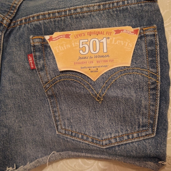 NWT Levi's 501 Denim Cut Off Shorts - Picture 2 of 8